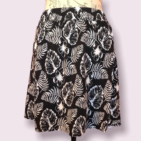 Divided by H&M, Skirt, Size 8 - Picture 3 of 7